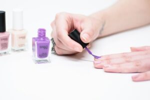 Choisir le vernis à ongles parfait pour sublimer vos mains 