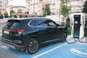 Pourquoi installer une borne de recharge électrique dans votre résidence
