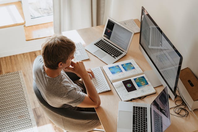 Votre site grimpe plus vite avec une agence SEO